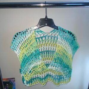 Crocheted bolero crop with green flower button
